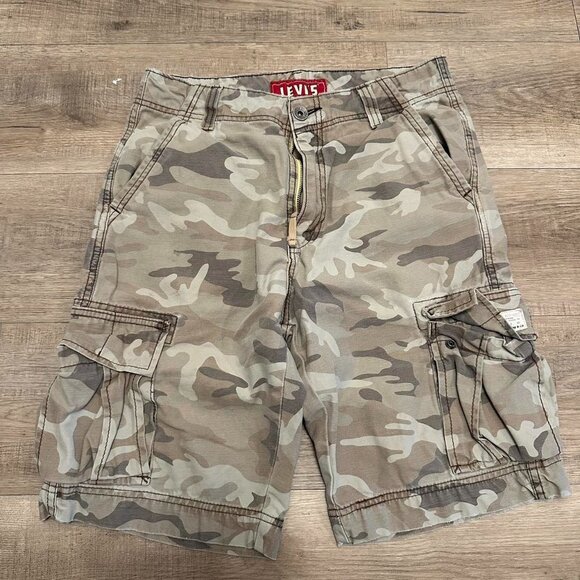 Levi's Men's Shorts - Picture 2 of 4